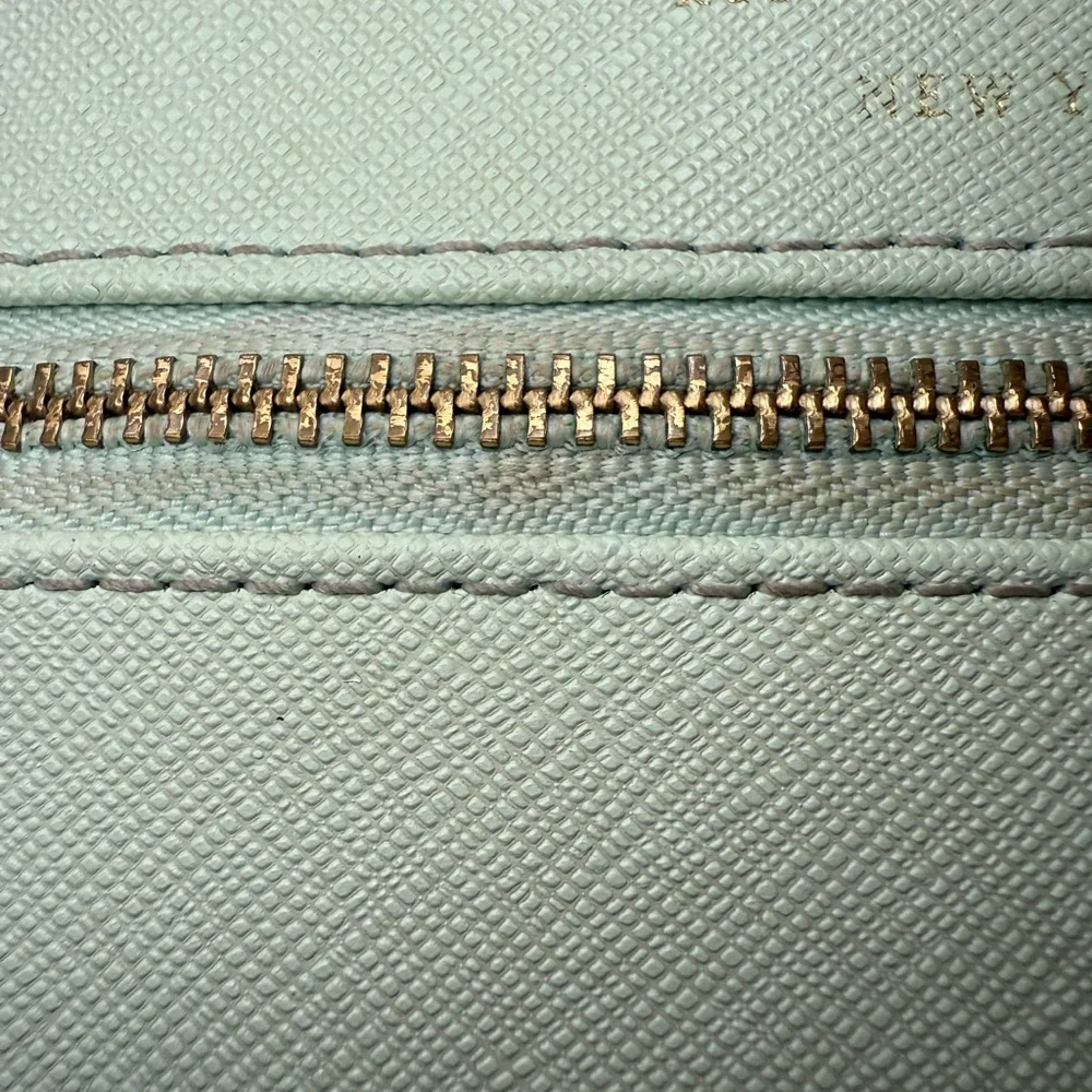 Kate Spade Mikas Pond Bee Wristlet Mint Mojito Green